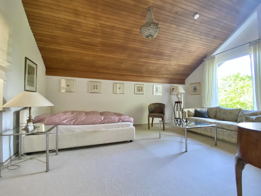Schlafzimmer I OG