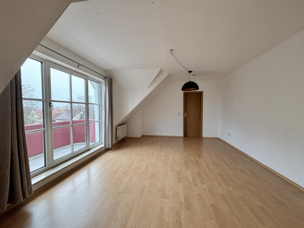 zentral wohnen mit fußläufiger Anbindung zu AUDI/Innenstadt, helle 2,5-Zi-DG-Wohnung - Foto 3