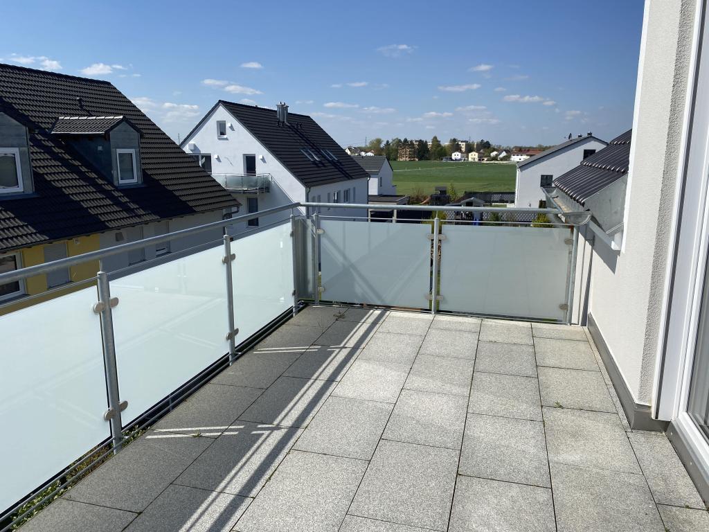 Modernes Wohnen unterm Dach – 3-Zimmer mit Balkon, Badewanne & Dusche - Photo 5