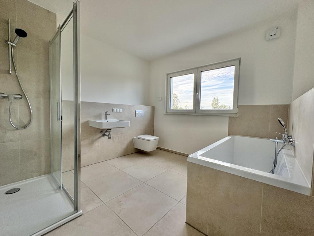 Erstbezug - moderne Obergeschoß-Wohnung in Arnhofen - Foto 3