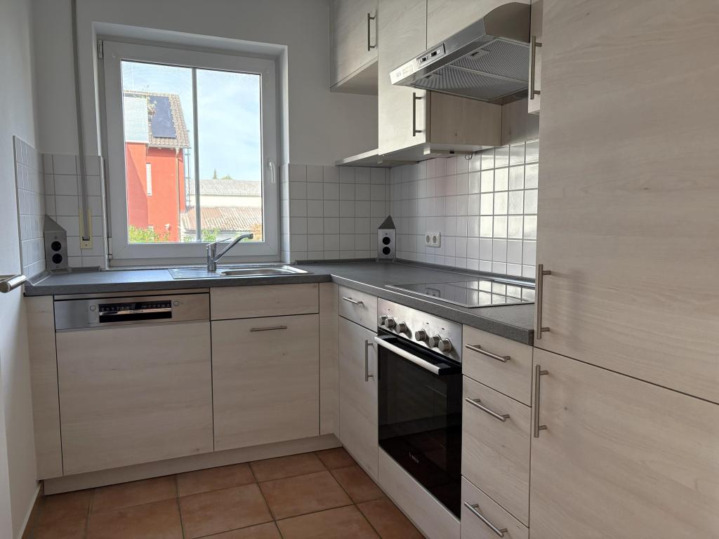 Zentrale 3-Zimmer-Wohnung mit Einbauküche in Pfaffenhofen! - Foto 3