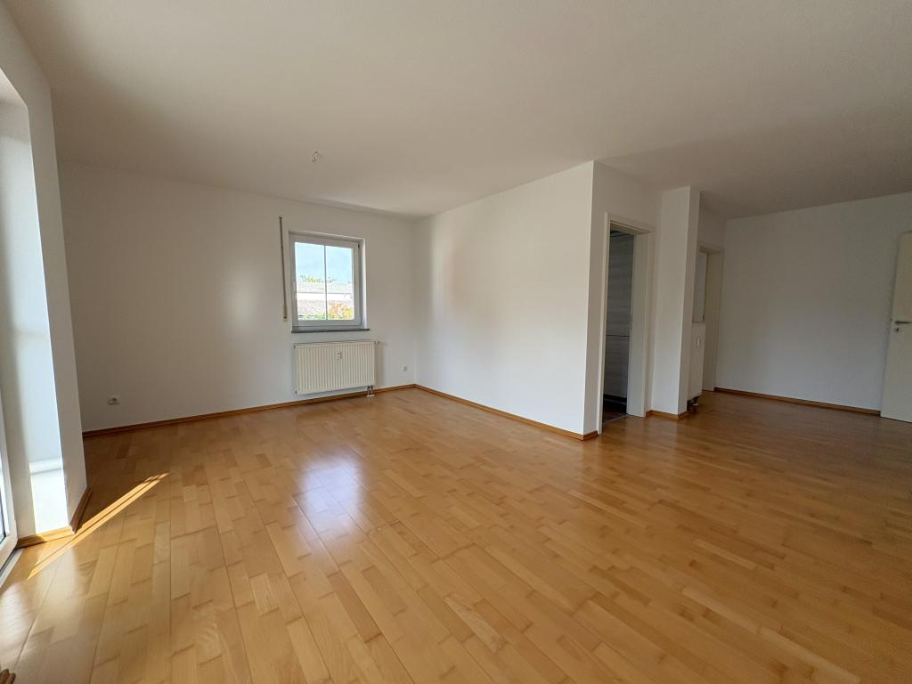 Zentrale 3-Zimmer-Wohnung mit Einbauküche in Pfaffenhofen! - Foto 2