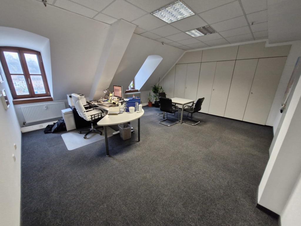 Freies Büro mit ca. 32,30m² #101447