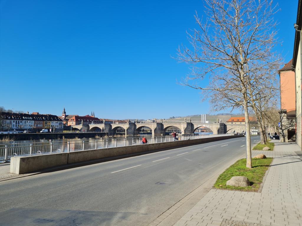 Mainkai Panorama Brücke+ Main #140932