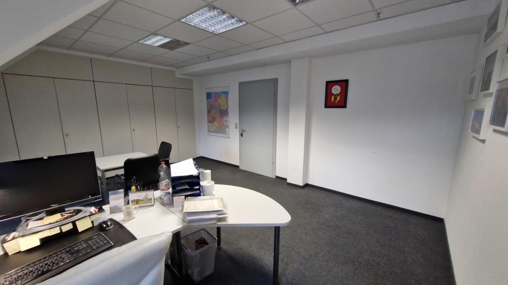 Freies Büro mit ca. 32,30m² #101536