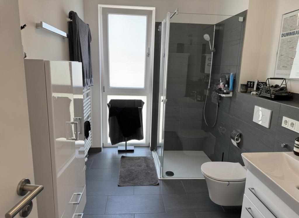 Nähe Unikiniken: Neuwertige 2-Zimmer Wohnung. Gehobene Ausstattung - EBK, Fußbodenheizung, STP etc. - Foto 4