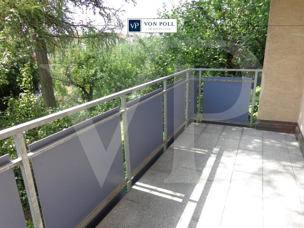 Sanierte 4 Zimmer-Wohnung in Würzburg-Versbach - Balkon mit Aussicht, Einbauküche, Doppel-Stellplatz - Photo 4