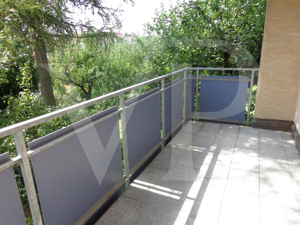 Sanierte 4 Zimmer-Wohnung in Würzburg-Versbach - Balkon mit Aussicht, Einbauküche, Doppel-Stellplatz - Photo 5