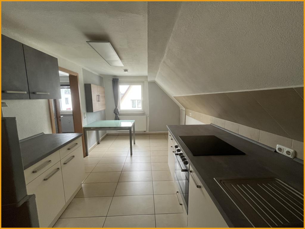MODERNE DACHGESCHOSSWOHNUNG IN ALSFELD! - Foto 2