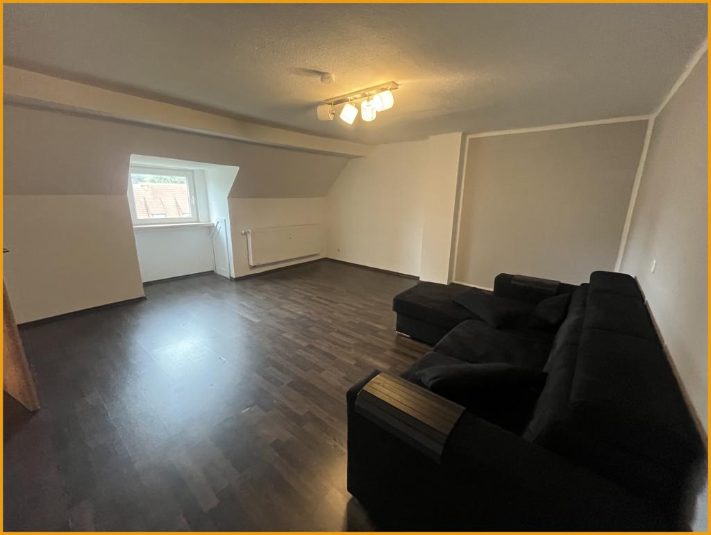 MODERNE DACHGESCHOSSWOHNUNG IN ALSFELD! - Foto 1