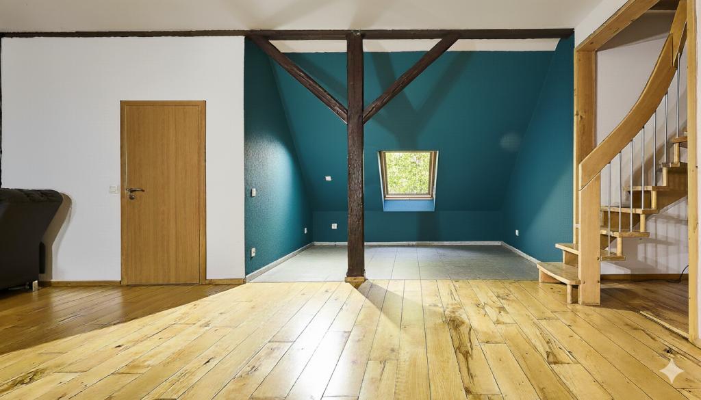 Die offene Küche mit angrenzendem Essbereich