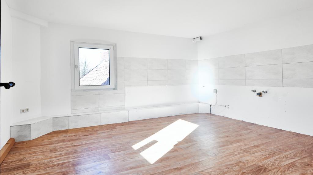 renovierte 4-Zimmer-Wohnung in Waldnähe in Hiddesen zu vermieten - Foto 1
