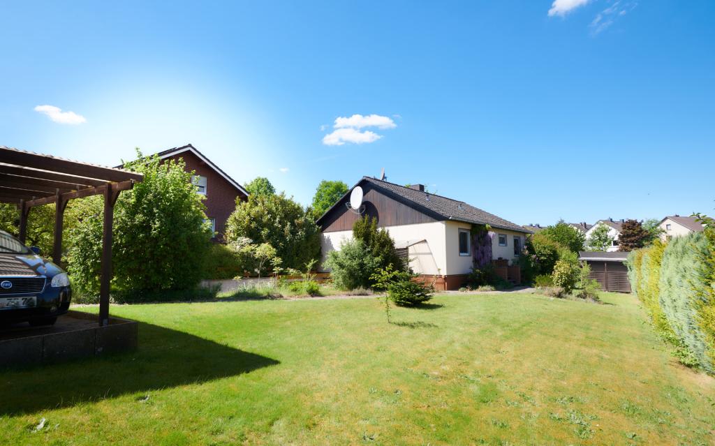 vorderes Gartengrundstück