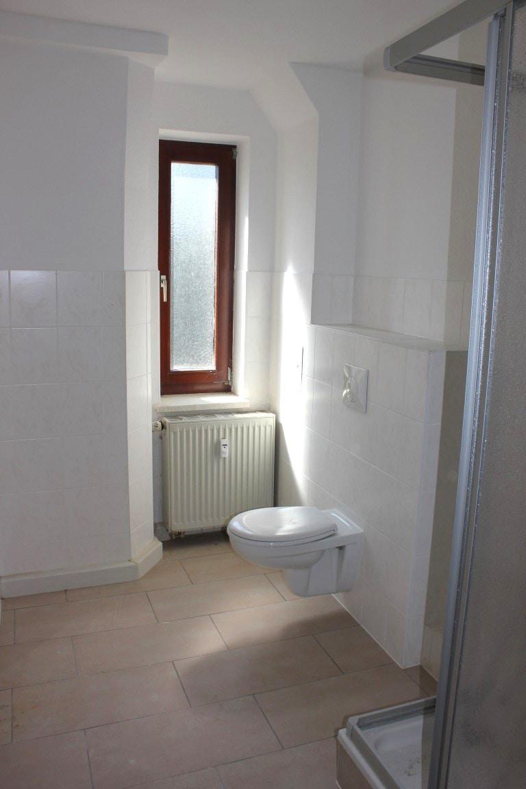 Bad - 2-R-WHG Haus 2 DG rechts
