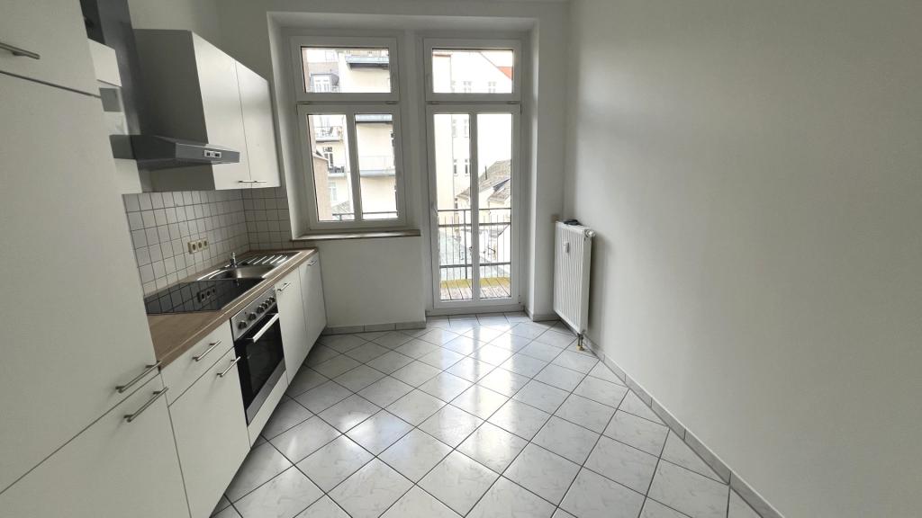 Küche mit Balkon