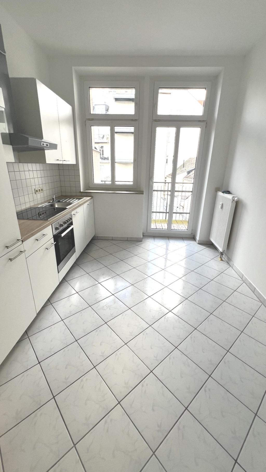 Küche mit Balkon