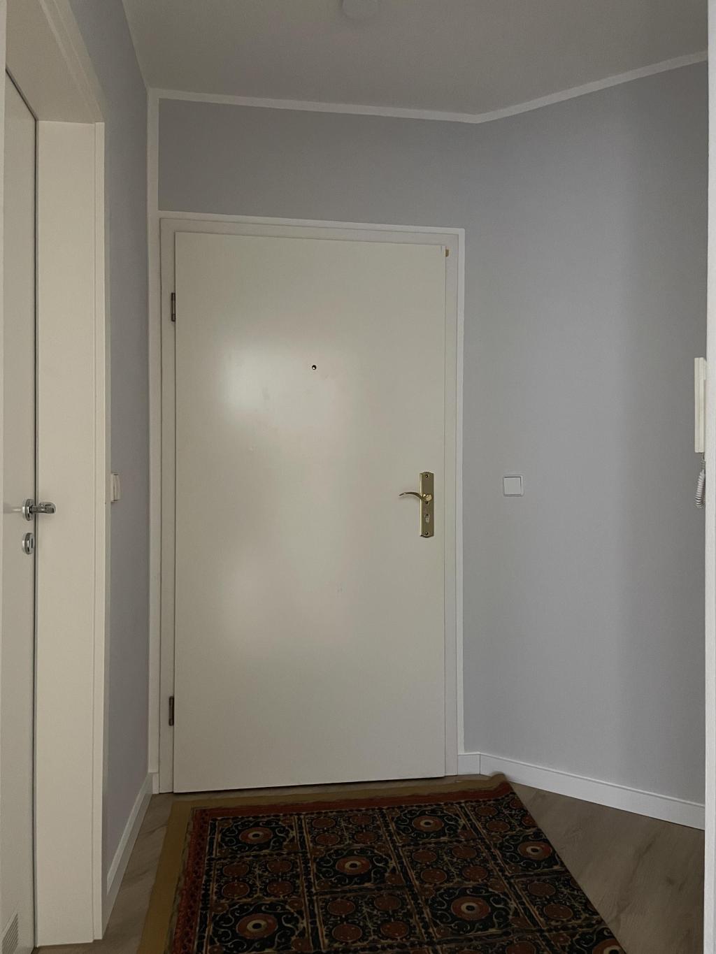 Bad- und Wohnungstür