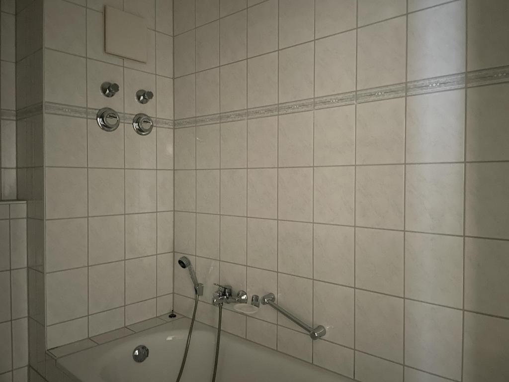 Bad mit Wanne