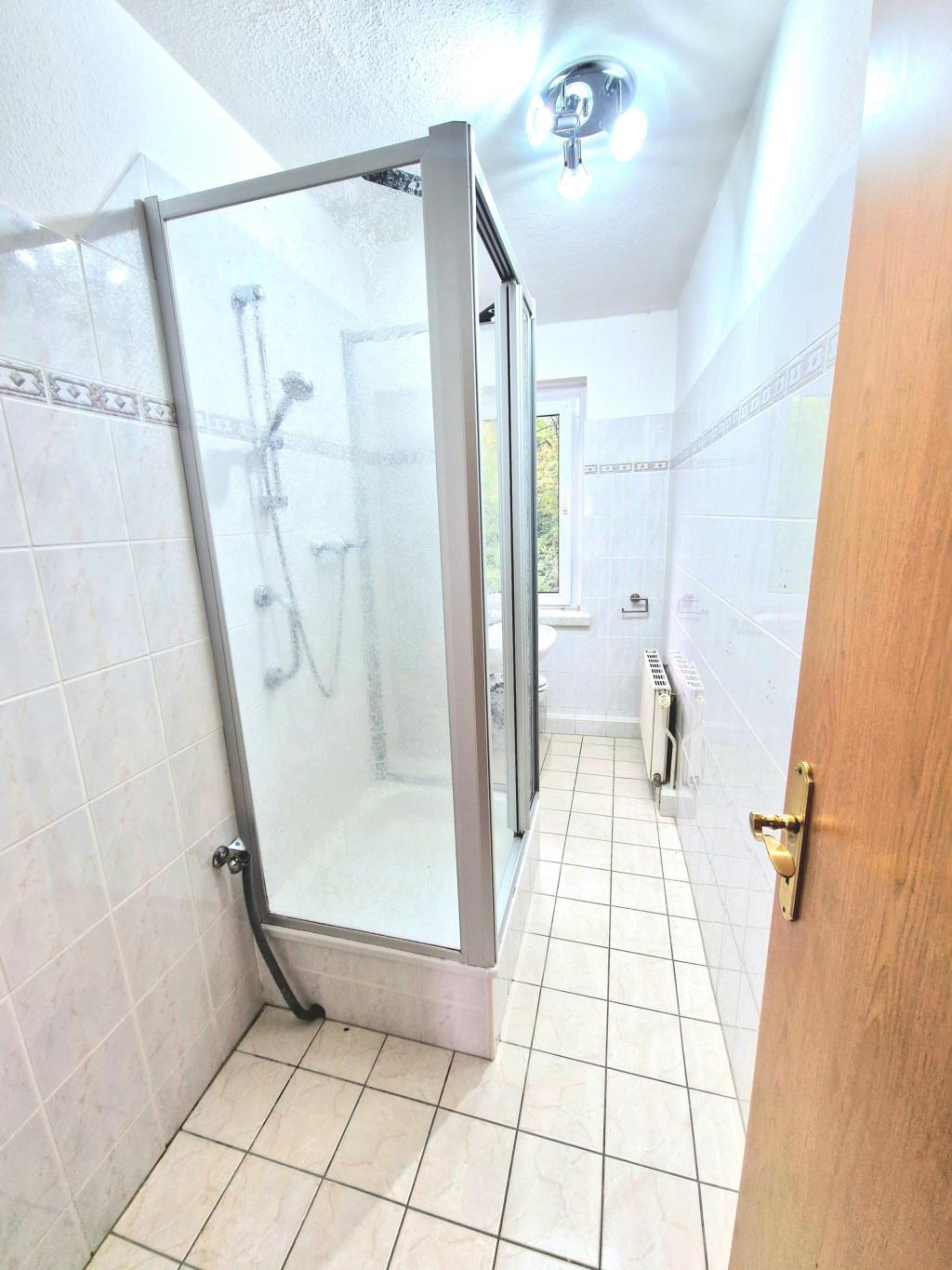 ...Dusche und WM-Anschluß