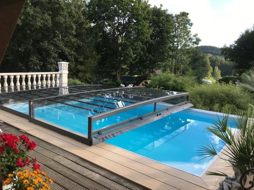 Salzwasser Pool mit Gegenstromanlage