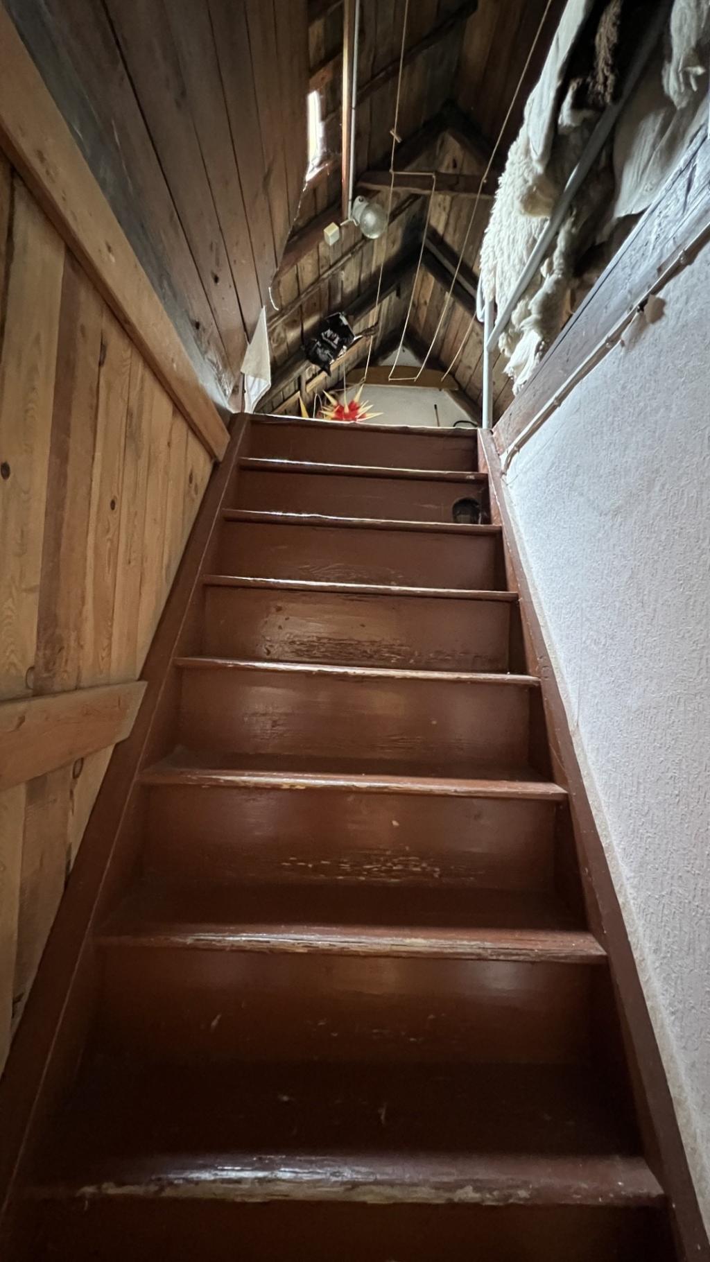 Treppe zum DG