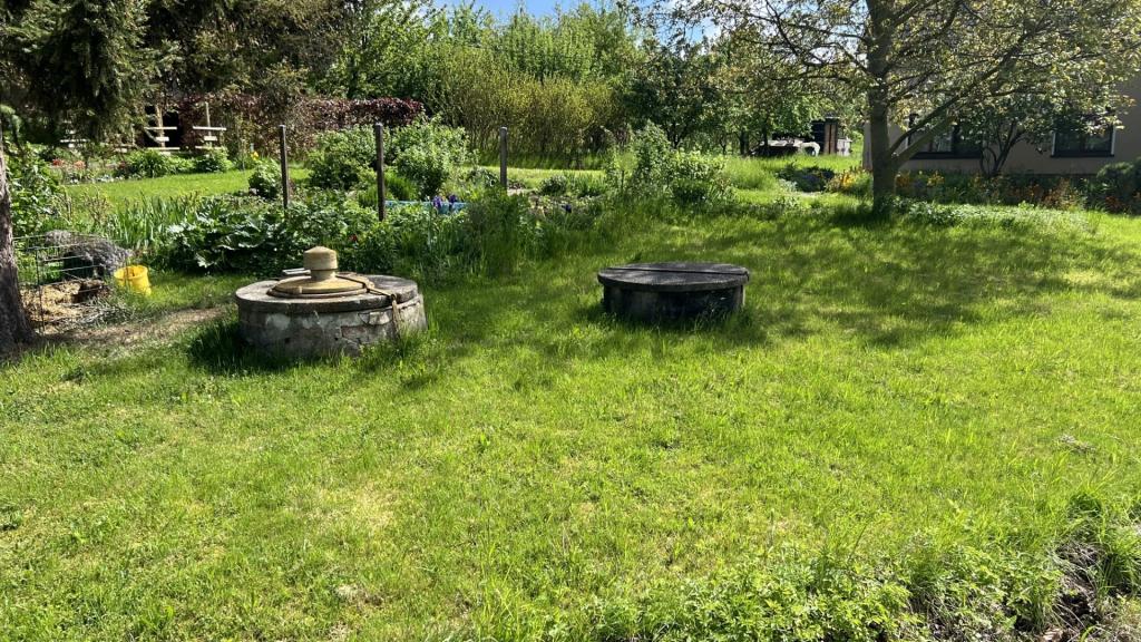 Garten mit Brunnen