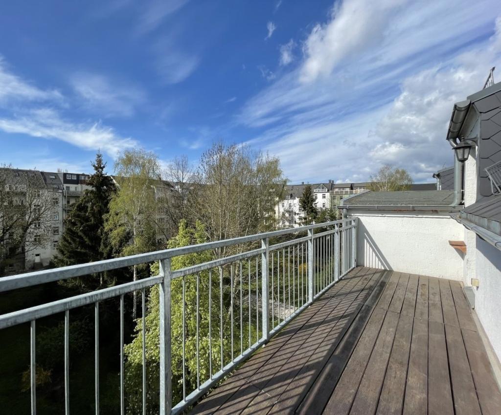 großer Balkon