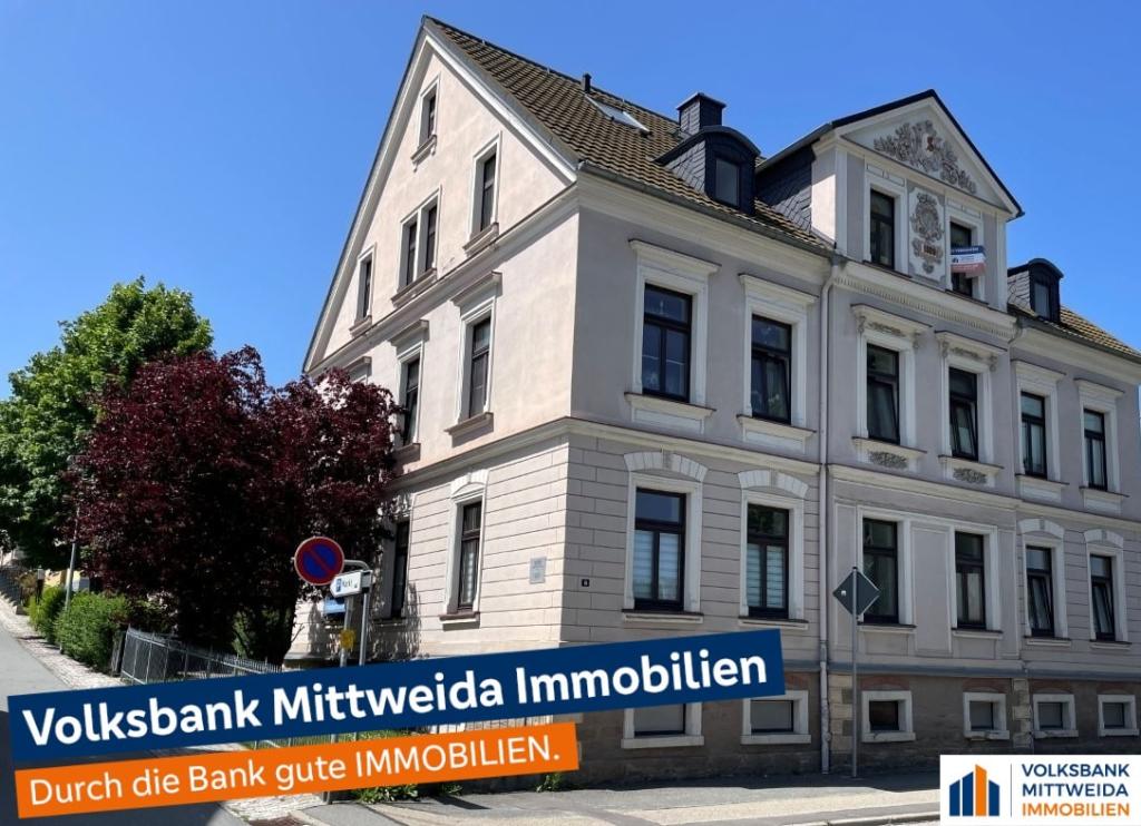 Hausansicht mit Wohnung im DG links