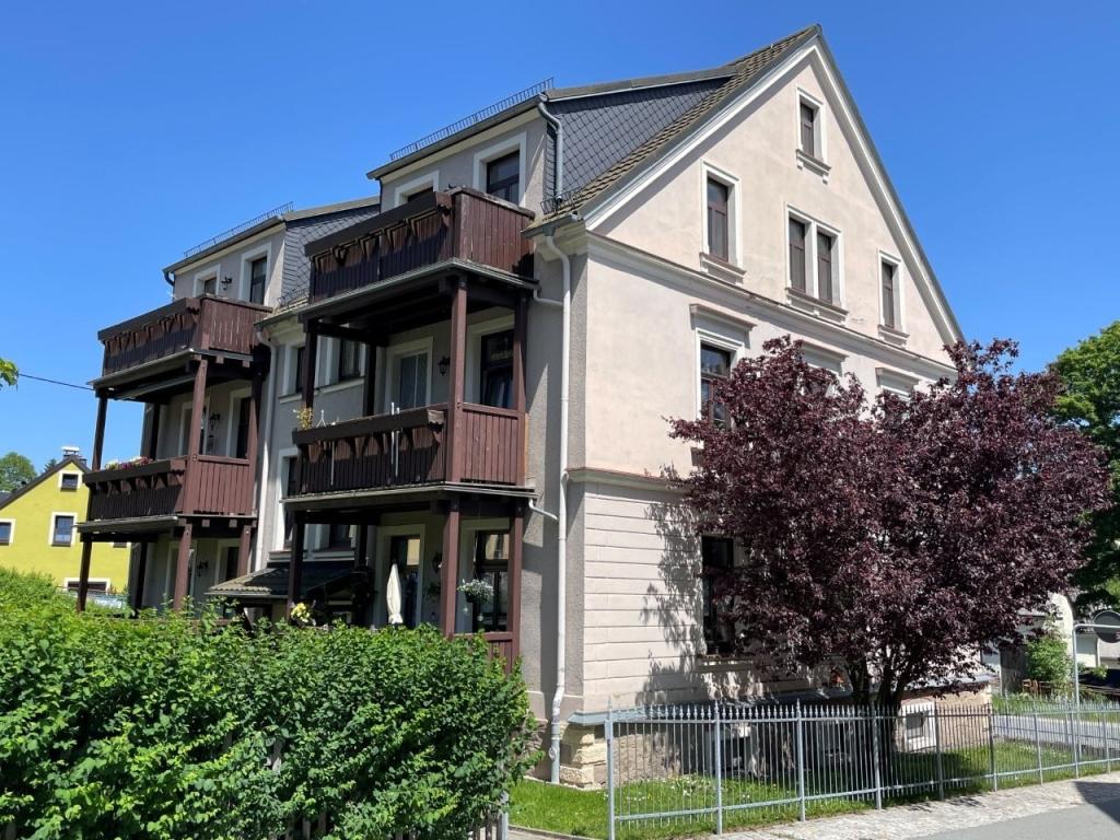 großer Balkon im DG rechts
