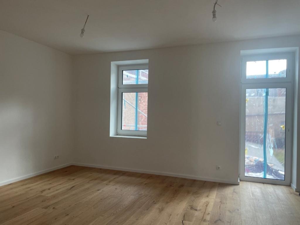 Zimmer mit Balkon