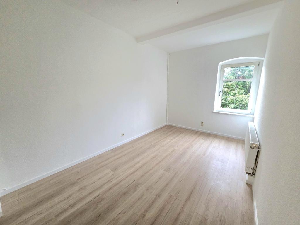 Schicke 3-Zimmer-Dachgeschosswohnung in zentraler Lage von Stollberg! - Foto 2