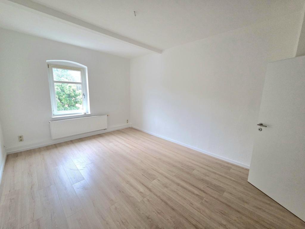 Schicke 3-Zimmer-Dachgeschosswohnung in zentraler Lage von Stollberg! - Foto 4