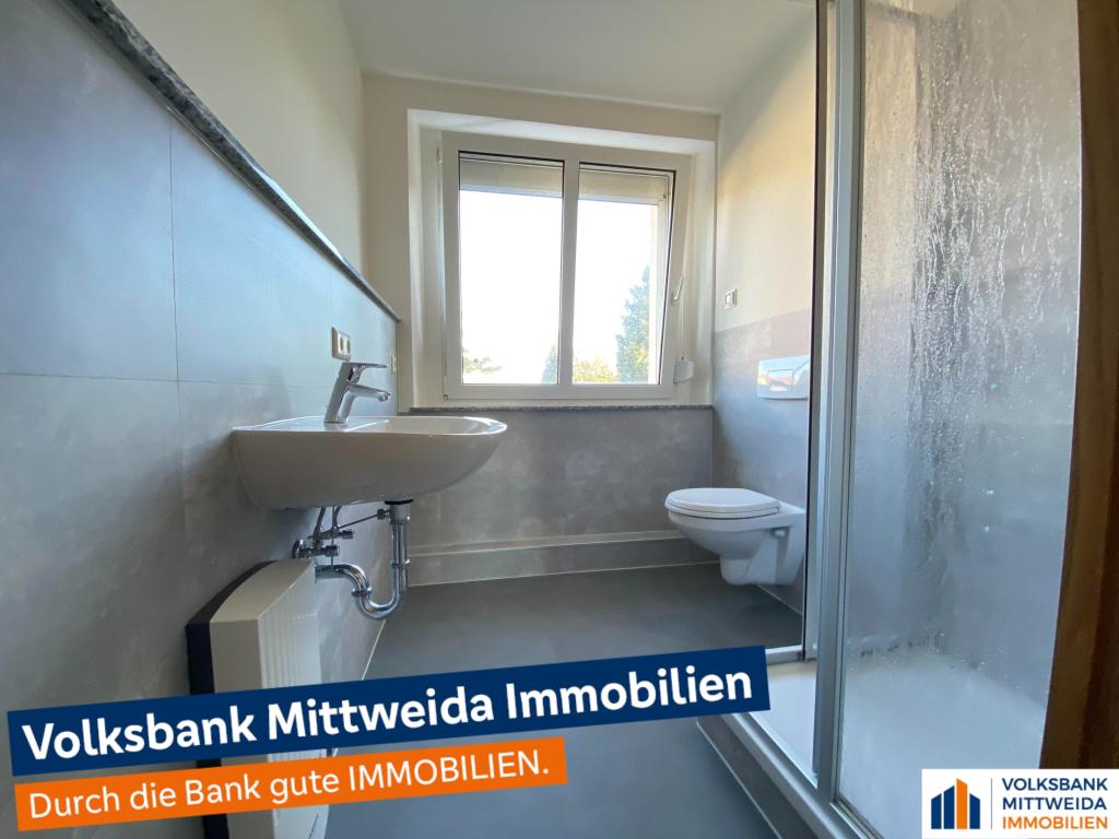 Frisch renoviert 2-Raum-Wohnung mit modernem Tageslichtbad - sofort bezugsfrei! - Photo 3