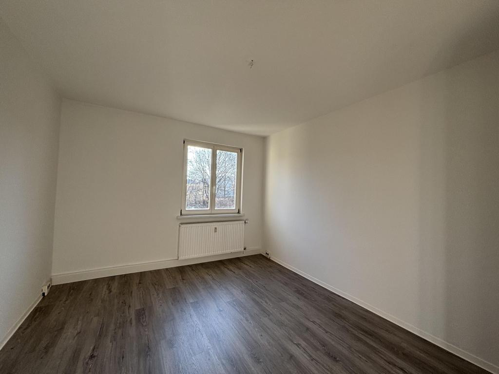 Attraktive 3-Zimmer-Wohnung mit Einbauküche und Loggia in Chemnitz-Hilbersdorf! - Photo 1