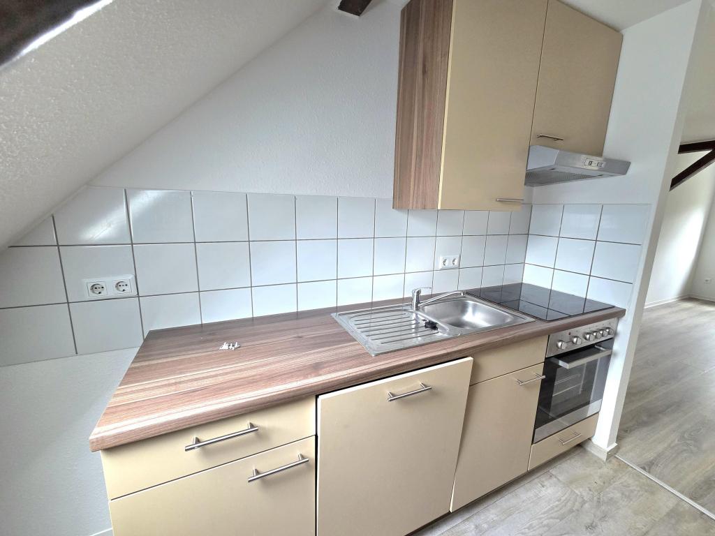 2-Zimmer-Dachgeschosswohnung mit Einbauküche in Chemnitz-Hilbersdorf! - Photo 3