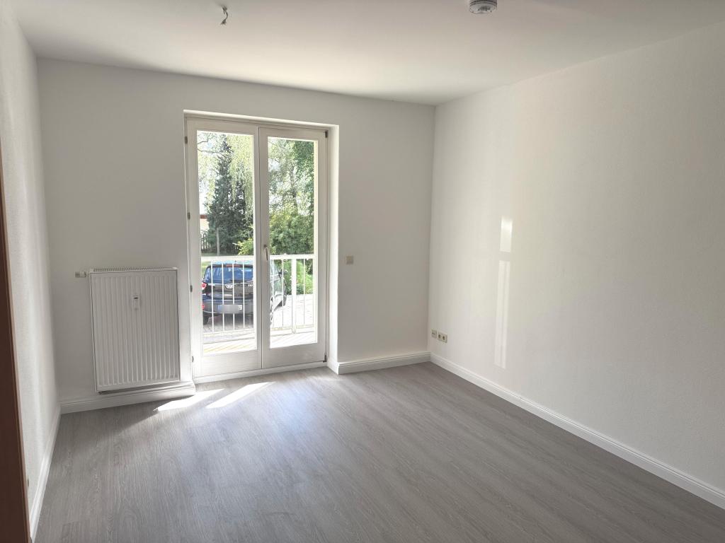 Frisch renovierte 3-Raum-Wohnung mit Balkon und bodentiefer Dusche! - Photo 1