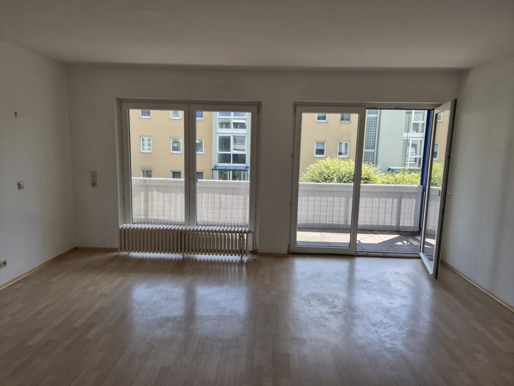 Grüne Aussichten inklusive! Helle 2-Zimmer-Wohnung mit Balkon - Photo 1