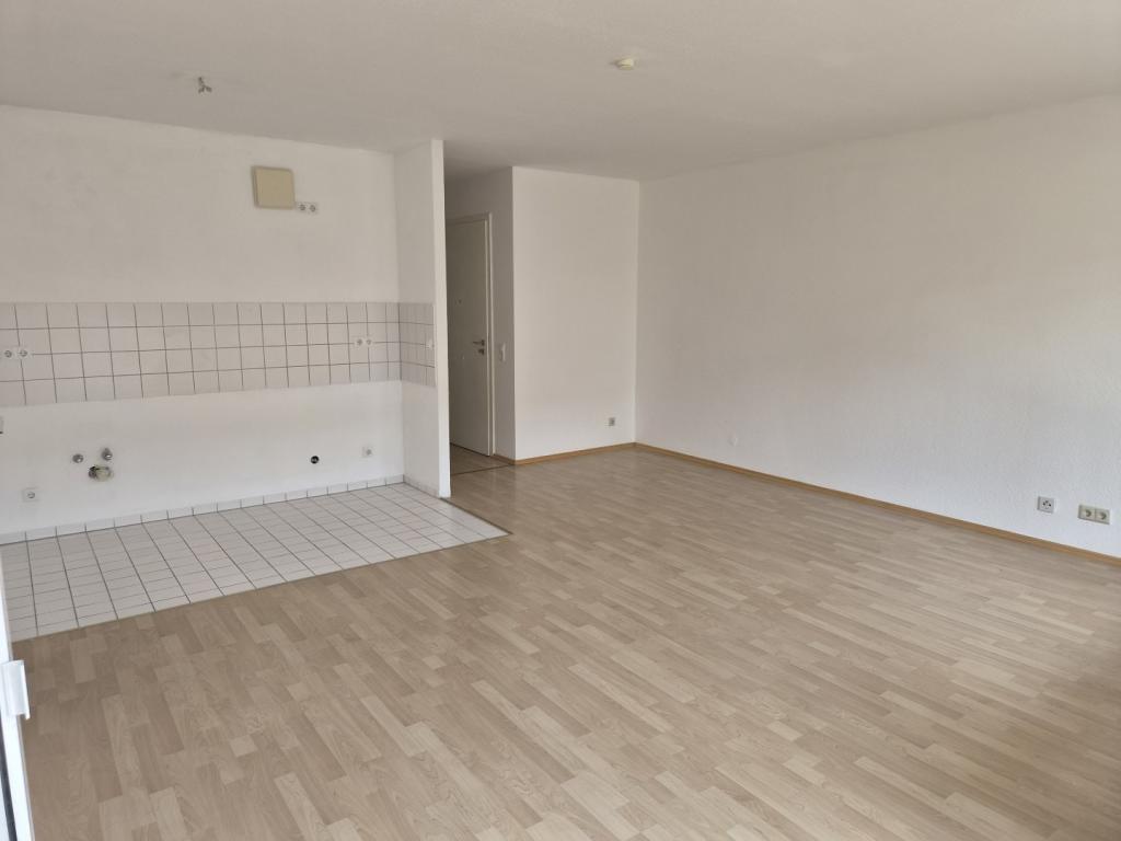 Grüne Aussichten inklusive! Helle 2-Zimmer-Wohnung mit Balkon - Photo 3