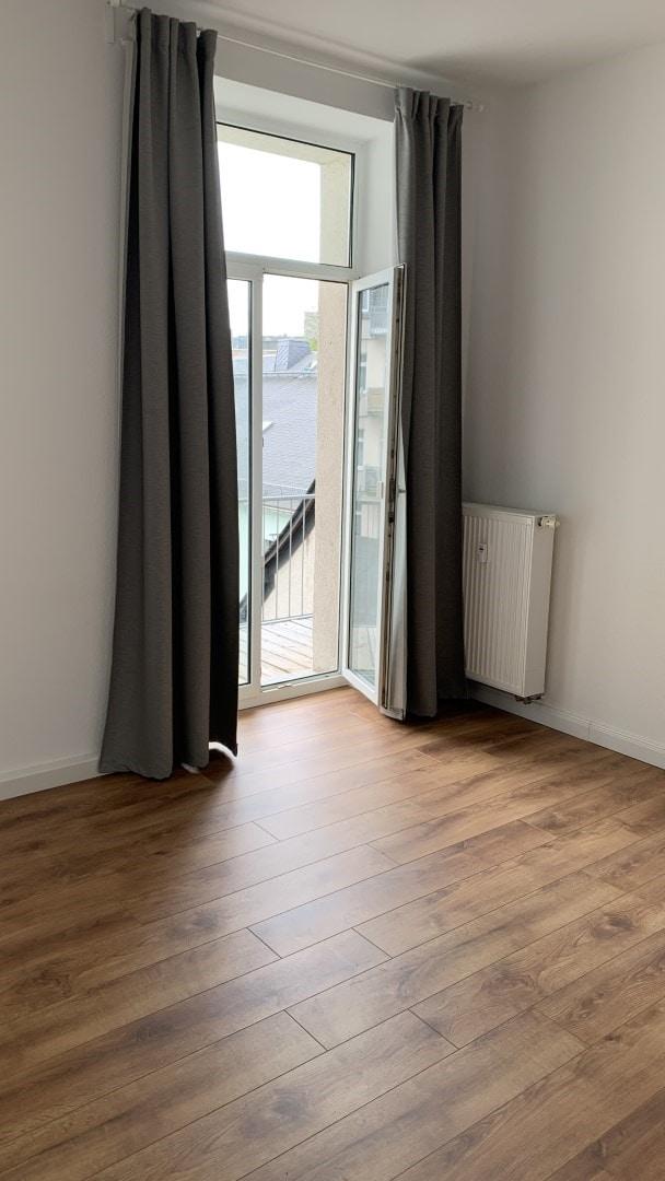 Moderne 2-Zimmer Wohnung im 2.OG mit EBK & Balkon - Photo 2