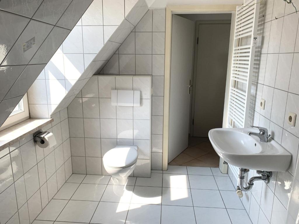 Gepflegte 2-Zimmer Wohnung in denkmalgeschützter Stadtvilla - Photo 1