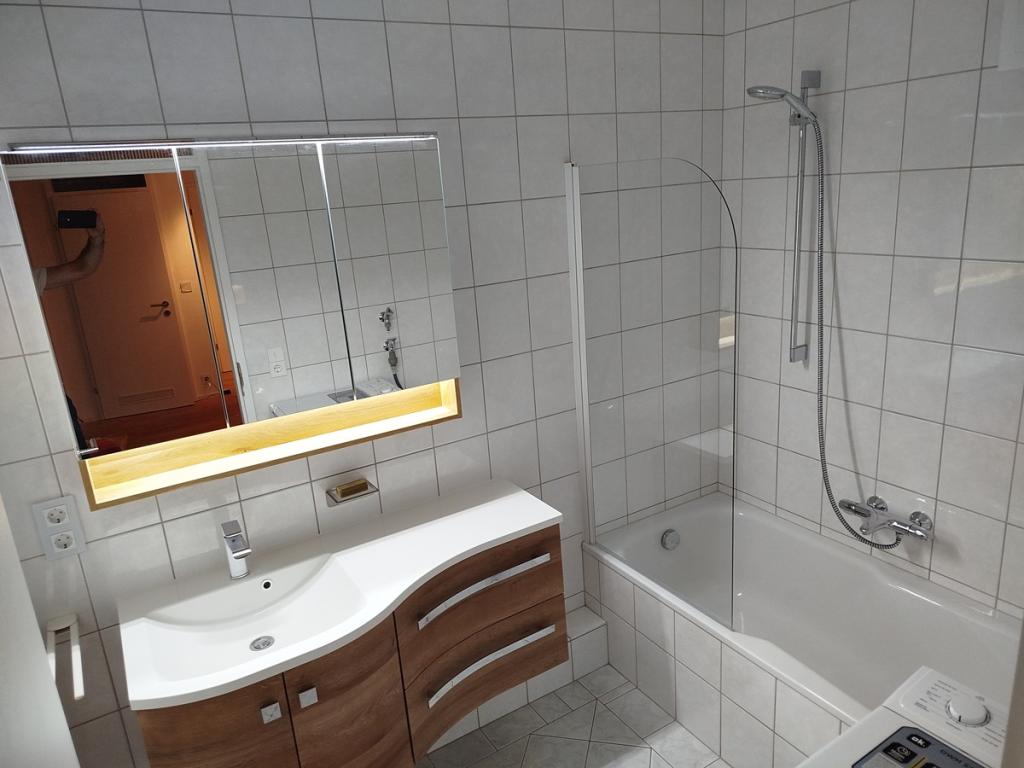 Badezimmer 2.jpg