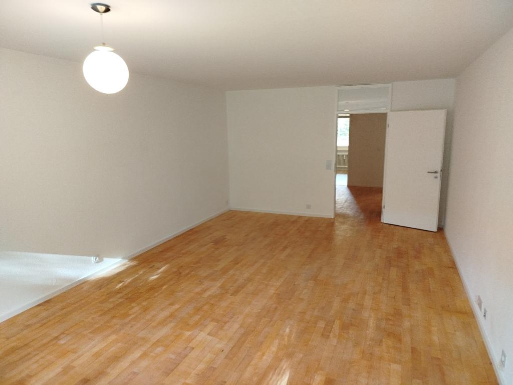 Wohnzimmer 2.jpg