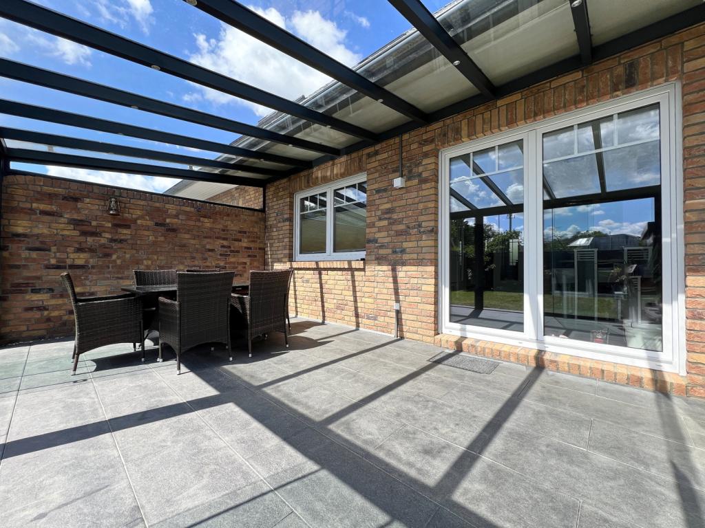 überdachte Terrasse