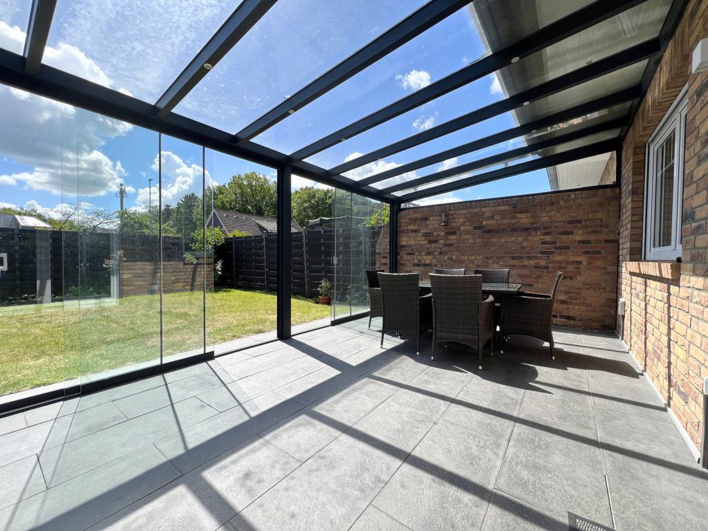 überdachte Terrasse