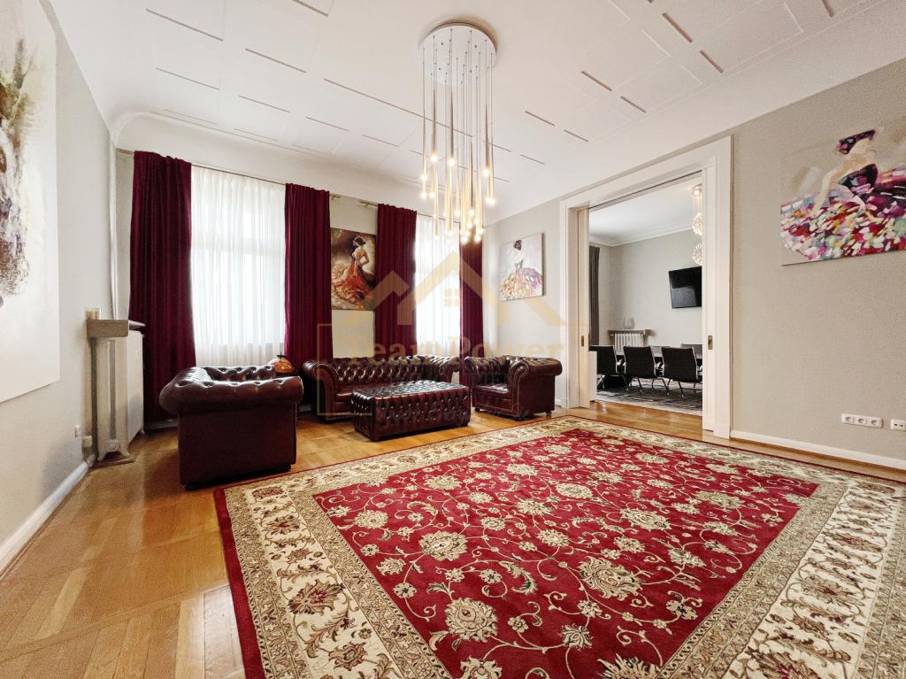 Exklusives Wohnen zentral inkl. Garage und 30m² Dachterrasse !!! - Photo 1