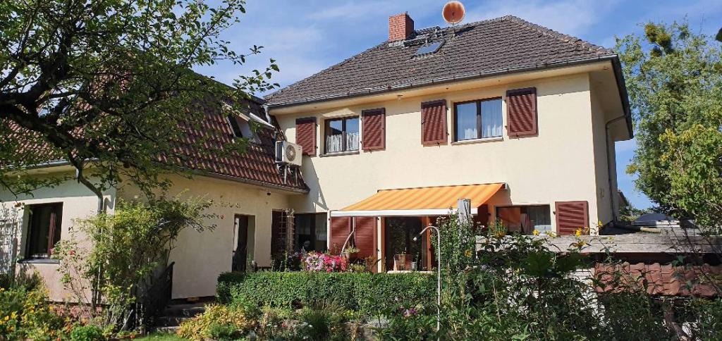 Hausansicht Gartenseite