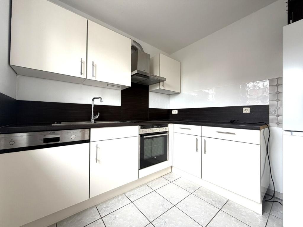 Einziehen und wohlfühlen – Helle 3-Zimmer-Wohnung mit Balkon, Einbauküche & Garage - Foto 5