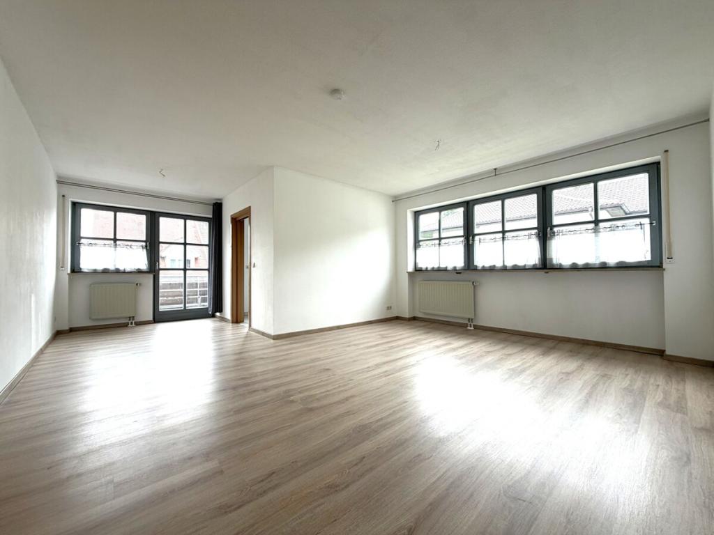 Einziehen und wohlfühlen – Helle 3-Zimmer-Wohnung mit Balkon, Einbauküche & Garage - Foto 2