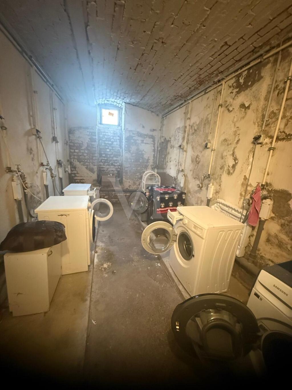 Keller mit Waschraum