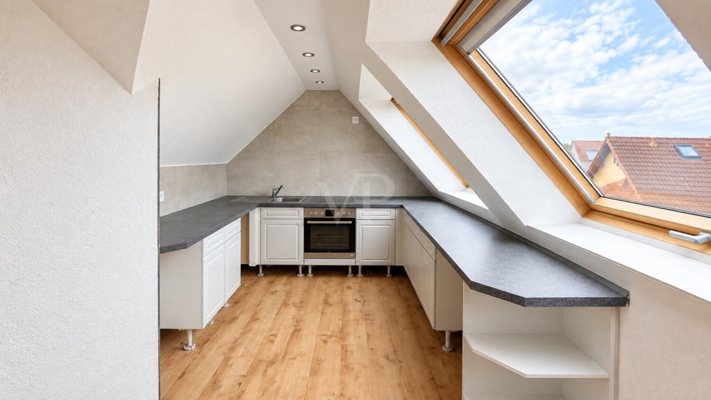 Erstbezug nach Sanierung: 2-Zimmer-Dachgeschosswohnung mit Loggia in Daberstedt! - Photo 3